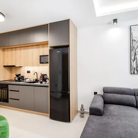 New Luxury Apartment Near Center With Garden View Bendevis Exterior photo