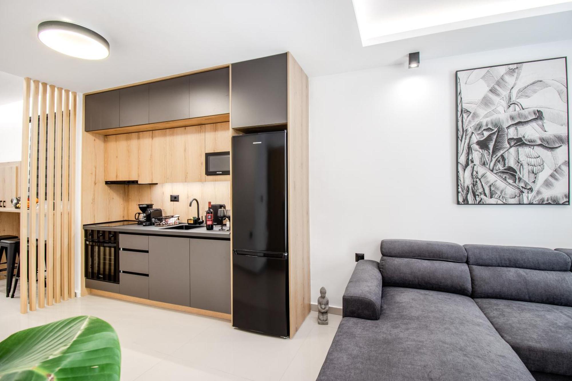 New Luxury Near Center With Garden View Apartment Bendevis